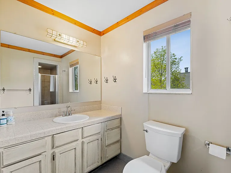 1649 E Michael Way — Photo 40
