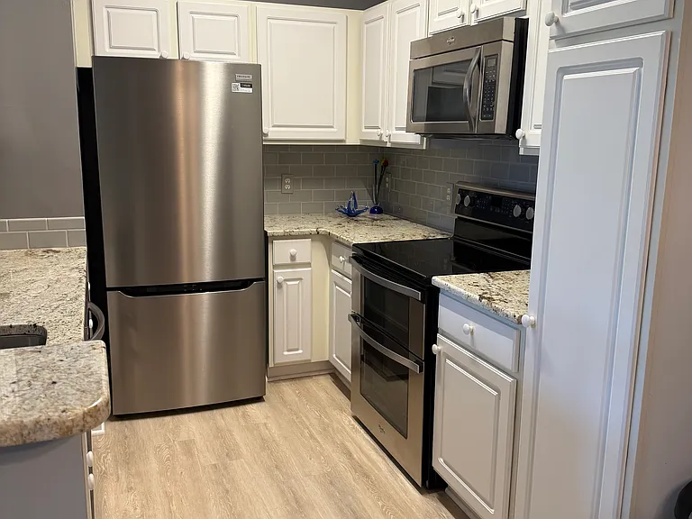 710 N Person St #201 — Photo 4