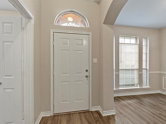 5th image of 1214 Glencoe Dr