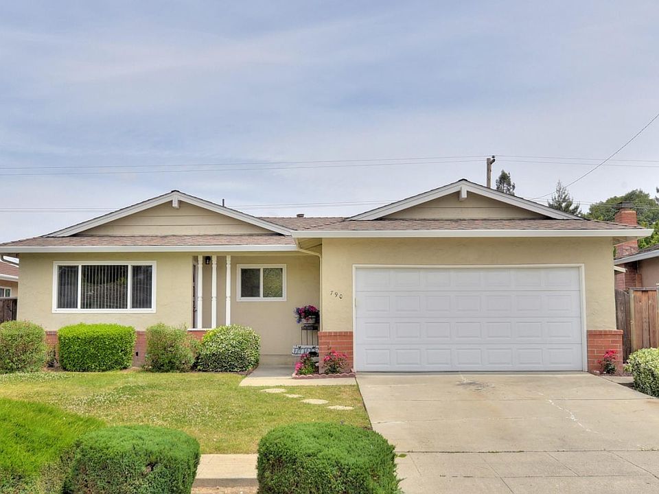 1st image of 790 Daffodil Way
