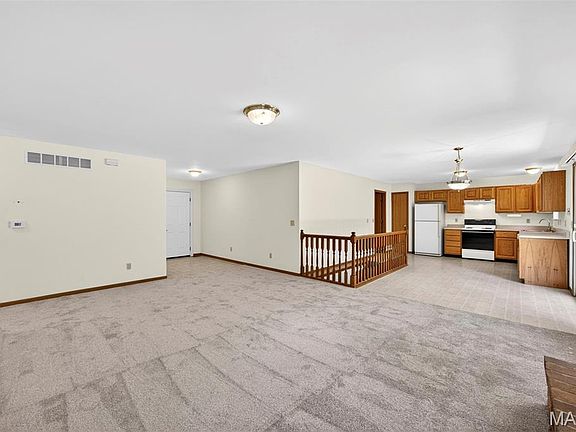4th image of 1310 Sleepy Hollow Dr