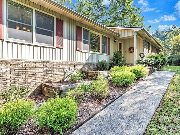 3rd image of 238 Park Ln
