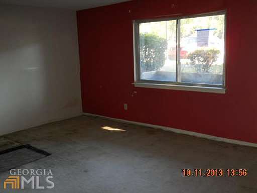 3rd image of 807 Camelot Dr