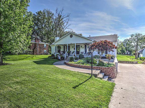 5th image of 104 Sunset Dr