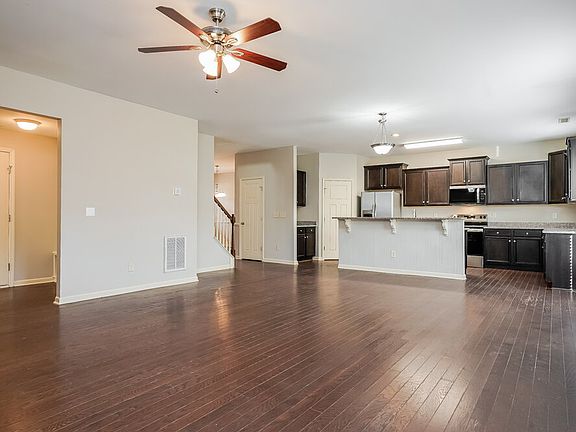 5th image of 117 Callahan Trl