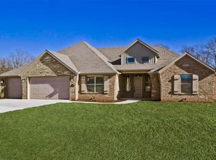 1121 Quail Hollow Dr, Bentonville, AR 72712