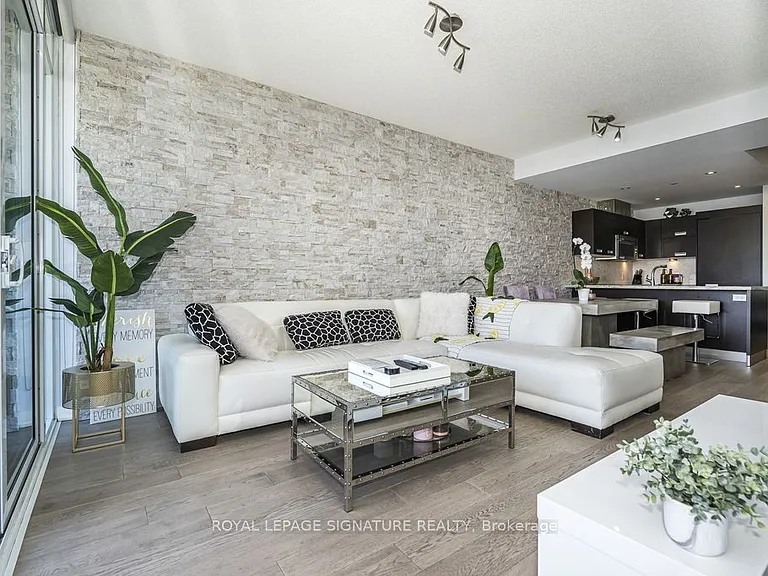 90 Park Lawn Rd #2115 — Photo 1