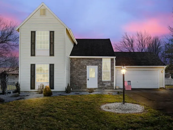 1121 Parkwood Dr, Nappanee, IN 46550