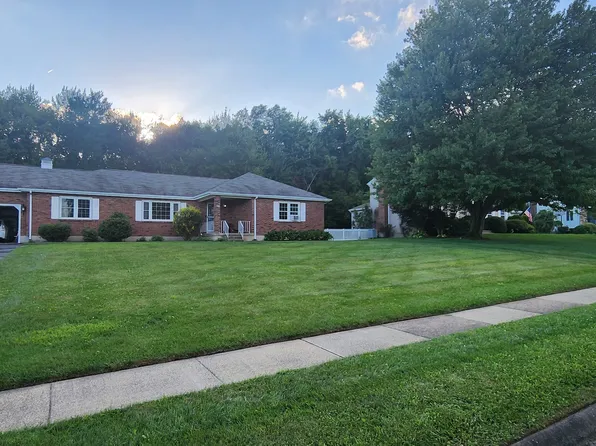 145 Natsisky Farm Rd, South Windsor, CT 06074