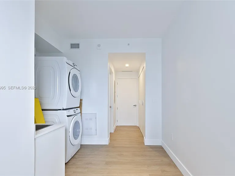 700 NE 24th St #5402 — Photo 25