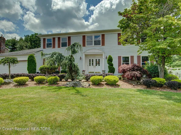 6 Scott Drive, Morganville, NJ 07751