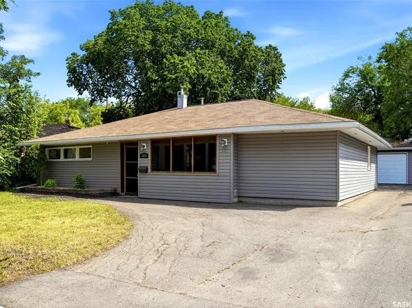 1829 GRANT DRIVE, Regina, SK S4S 4V5
