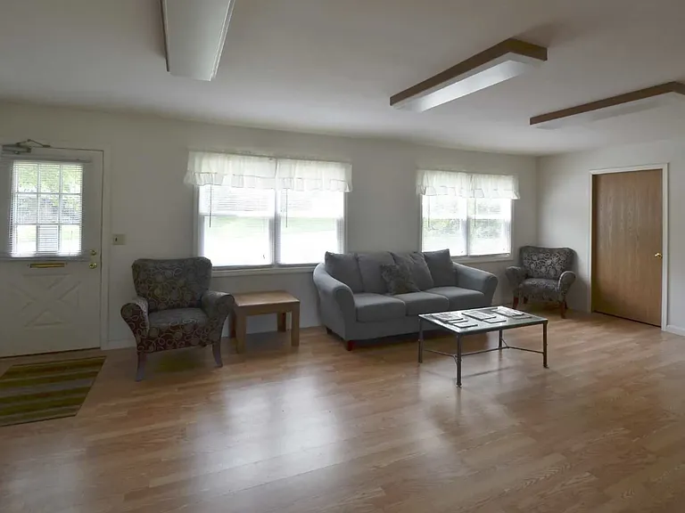 Westwood Apartments — Photo 25