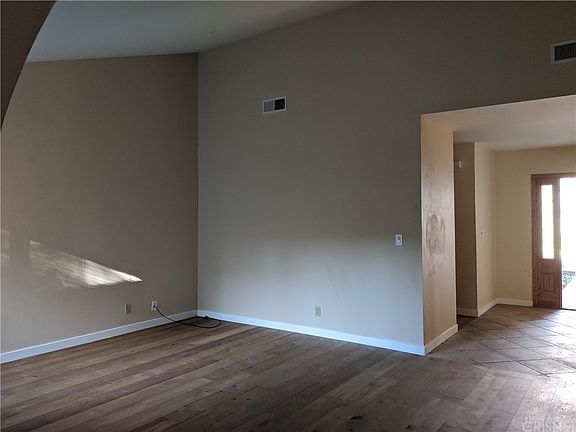 5th image of 909 Brightstone Ct