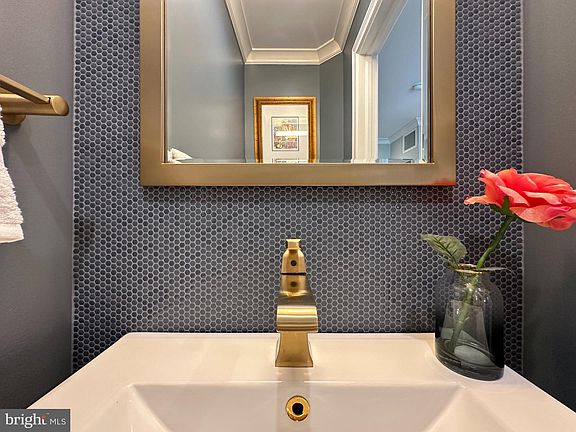 3rd image of 29A Queen Mary Ct