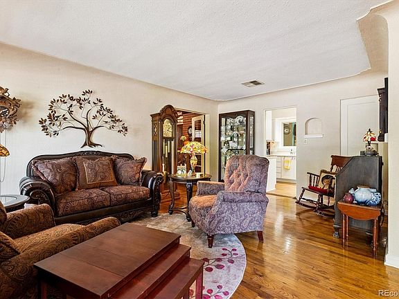 5th image of 4455 Zephyr Street