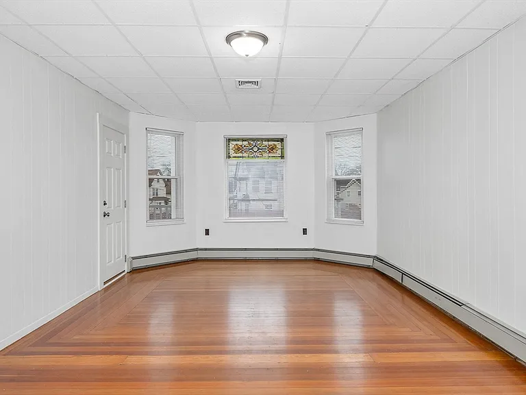7 Sladen St #2 — Photo 3