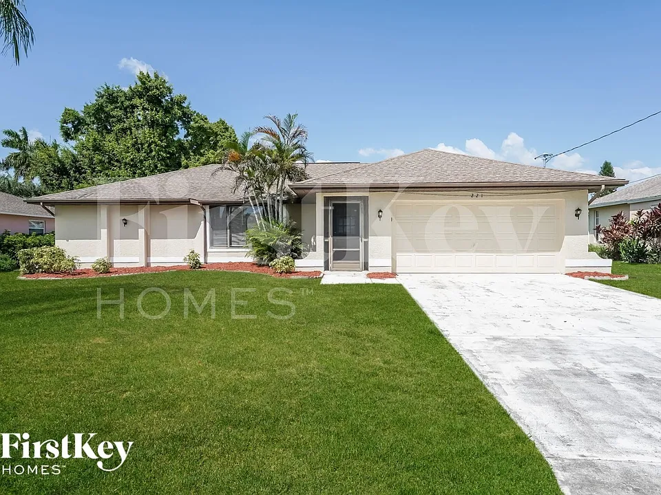 221 SW 43rd Ter