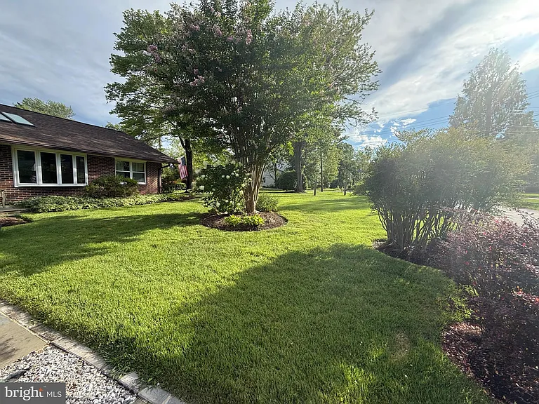 6175 Cobbs Rd — Photo 2