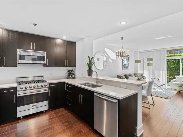 1100 Maxwell Lane image 8 of 20