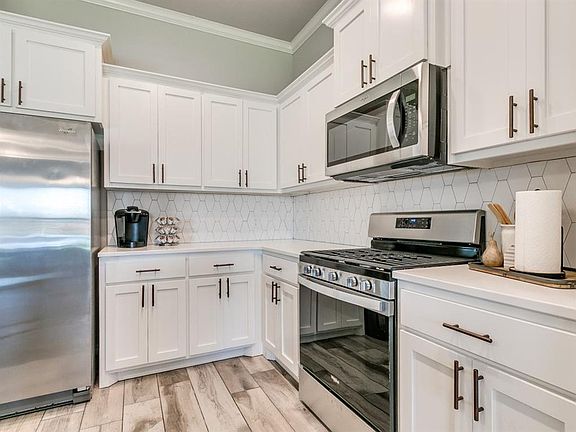 5th image of 12805 NW 141st Cir