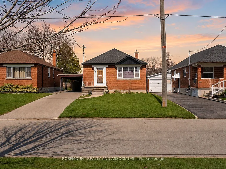 32 Maywood Park #UPPER — Photo 2
