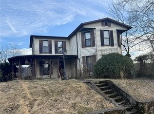 25975 Main St, Coolville, OH 45723