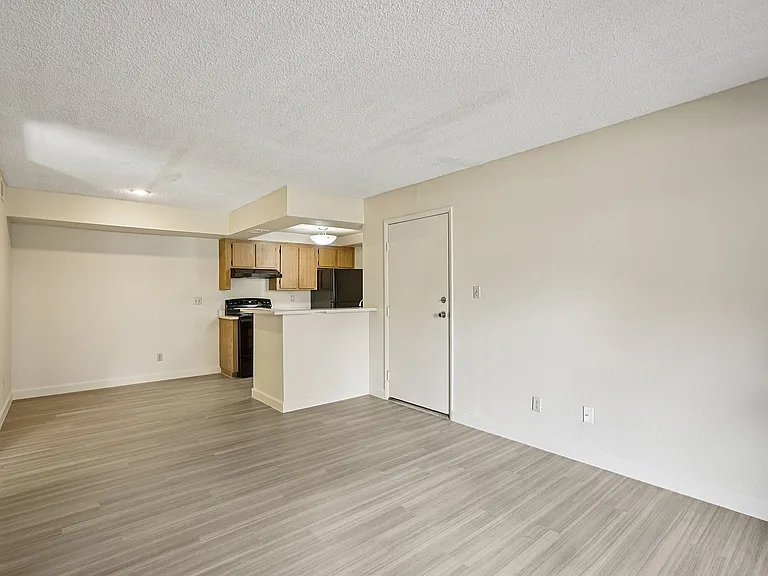 2-web-or-mls-1975 E Apache Blvd Unit 133-S2111-002 (2)