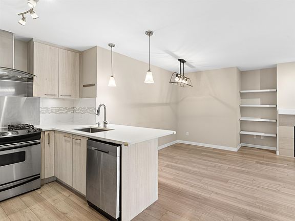 5th image of 8480 Granville Ave #219