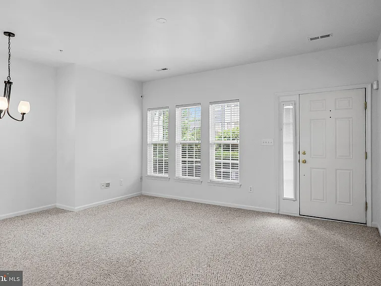 13 River Ln — Photo 6