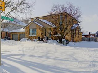 593 Guildwood Pl, Waterloo, ON N2K 3M3