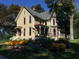 141 Hill Ave, Elgin, IL