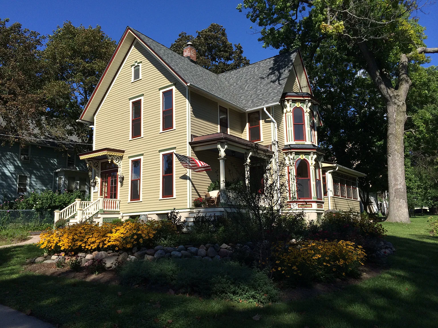 141 Hill Ave photo 1