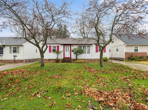 29324 Beechwood Dr, Wickliffe, OH 44092