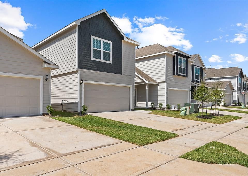 1st image of 3915 Deledda Dr