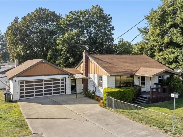 102 S Long Rd, Greenacres, WA 99016