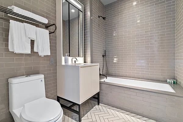 Rented by Manhattan Miami Real Estate | media 13