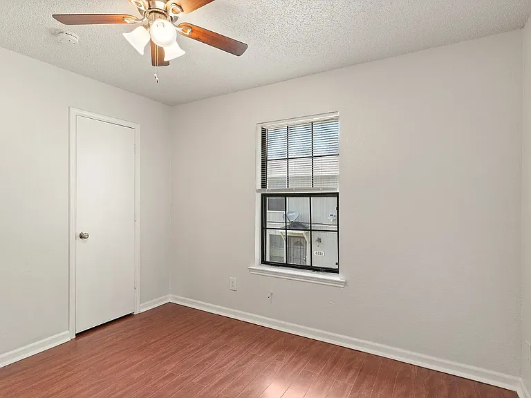 4935 Miller Ave — Photo 10