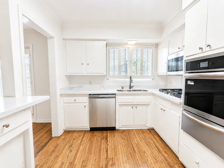 12240 Montana Ave #105 — Photo 3
