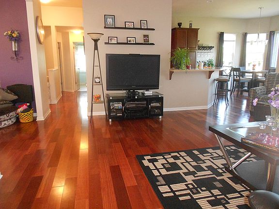 Open Concept to kitchen