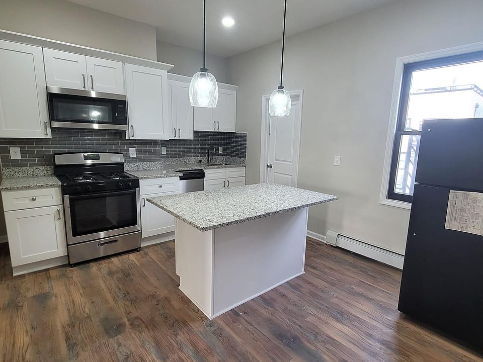 1st image of 116 Van Horne St #3ZN