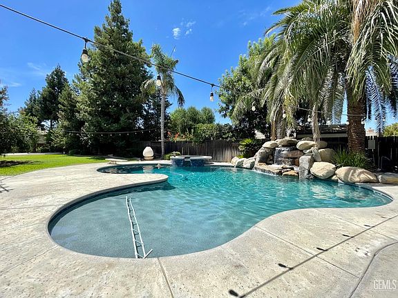 2nd image of 9508 Canyon Lake Ct