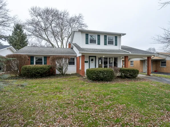 827 Gardenside Dr, Greencastle, IN 46135