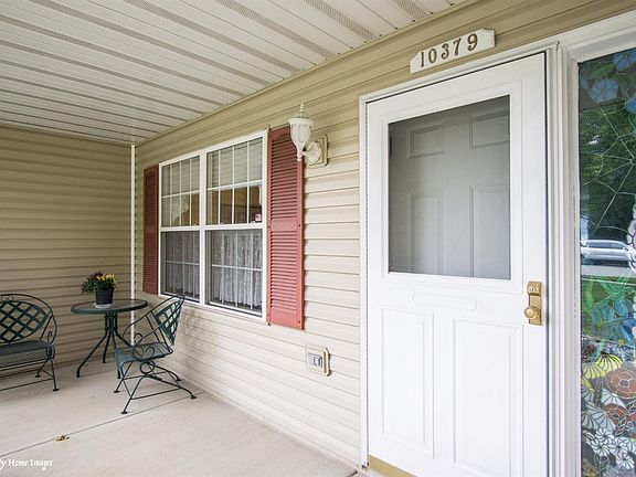 2nd image of 10379 Oakwood Ct
