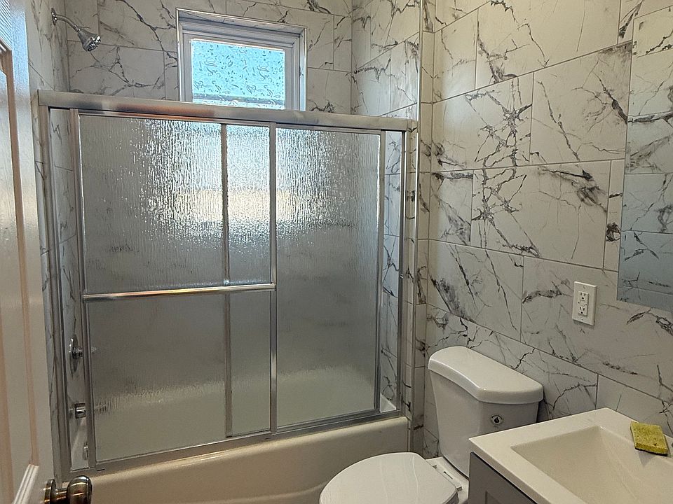 1st image of 24 Loudoun St #4