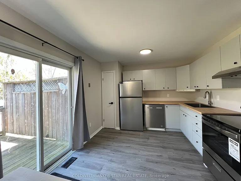 27 Steele St — Photo 5