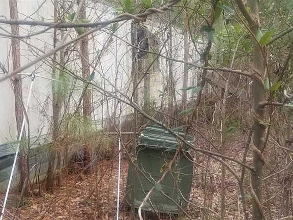 4th image of 9220 Eisenhower Dr