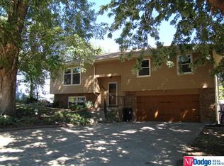 2614 Gindy Dr, Bellevue, NE 68147
