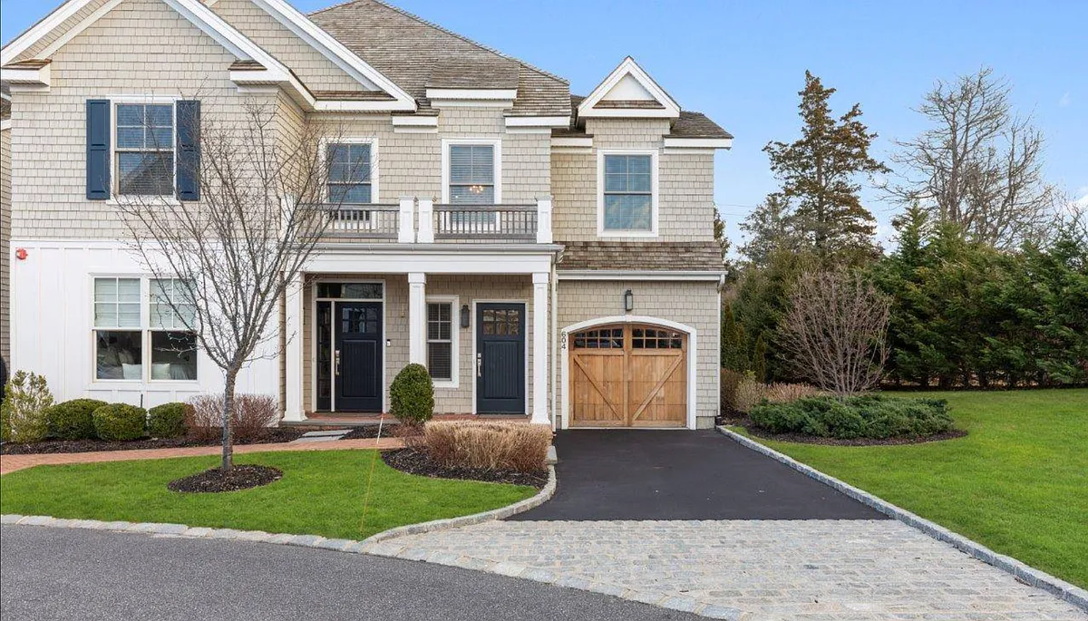 Building Photo - 201 High Pond Ln