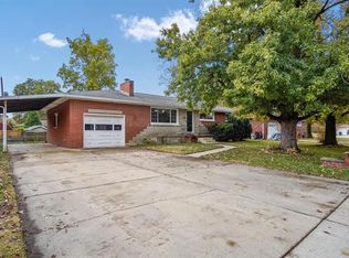 227 Alpine Dr, Godfrey, IL 62035